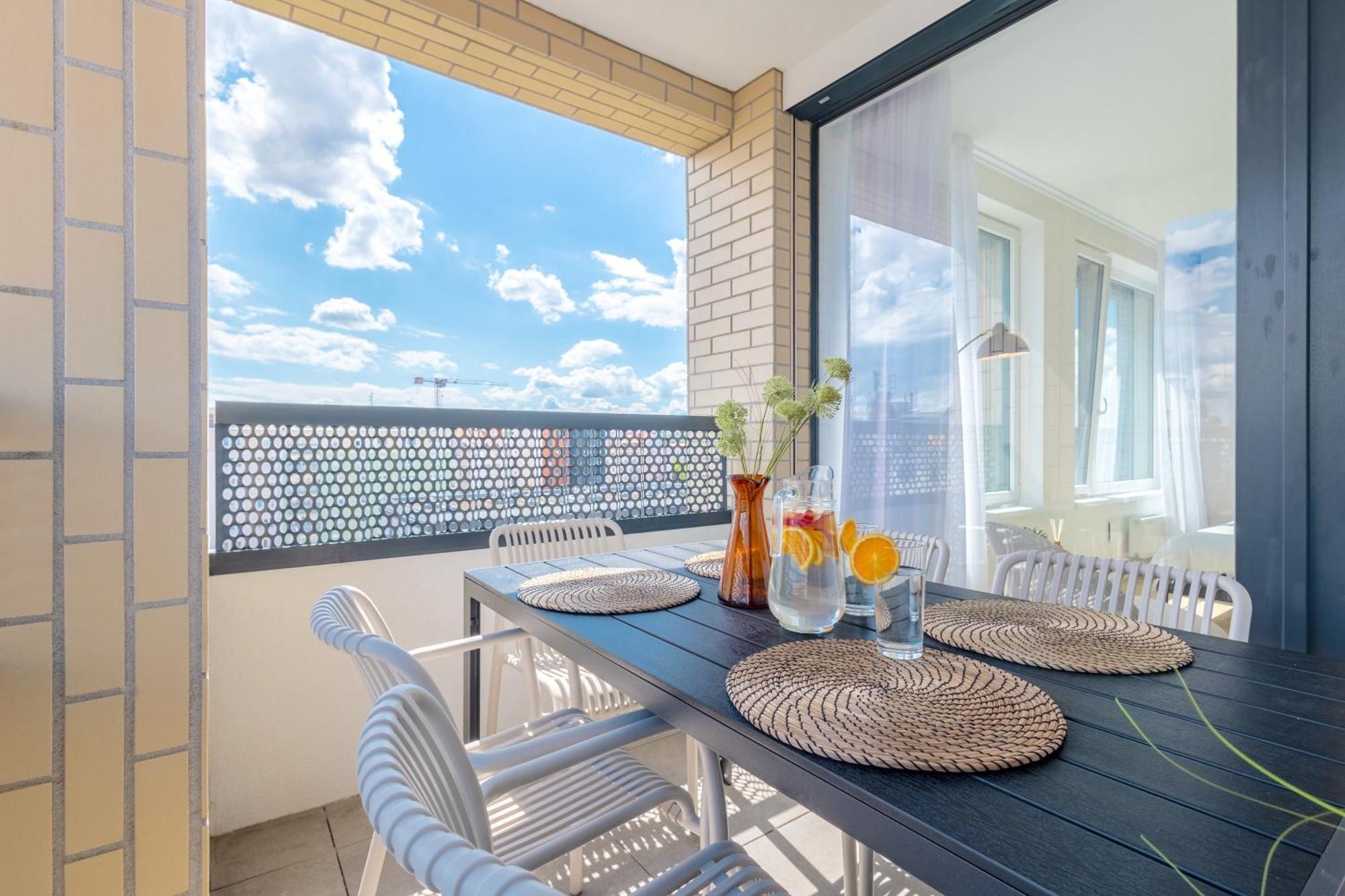 Bright 2Br - 4Th Floor, Balcony, Free Parking By Gravity Pragueアパートメント エクステリア 写真